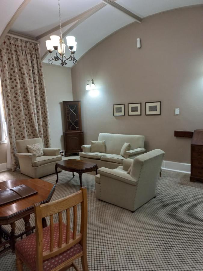 Kimberley Club Guesthouse מראה חיצוני תמונה